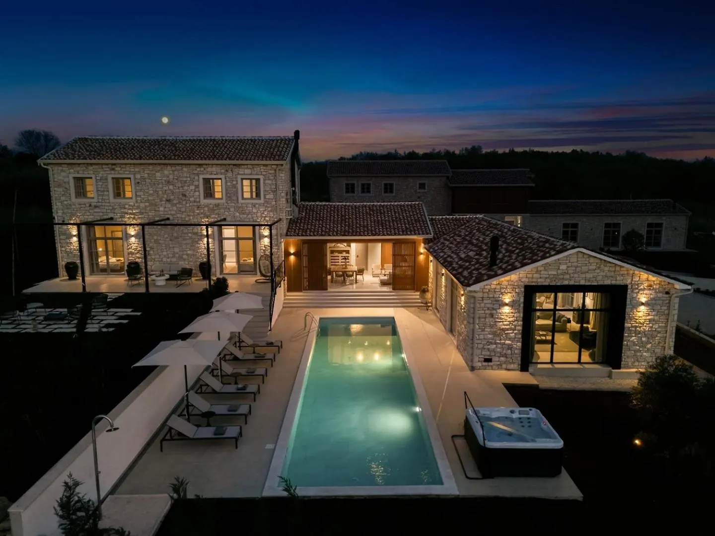 Villa In Pietra Vranje Selo