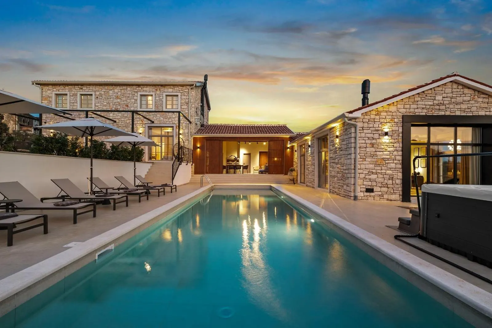 Villa In Pietra Vranje Selo